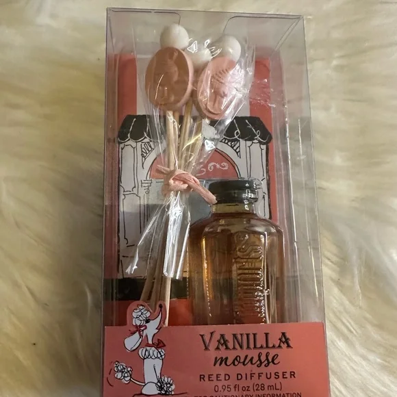 💜3/$15 Vanilla Mousse Reed Diffuser Set - Pink - Picture 1 of 5